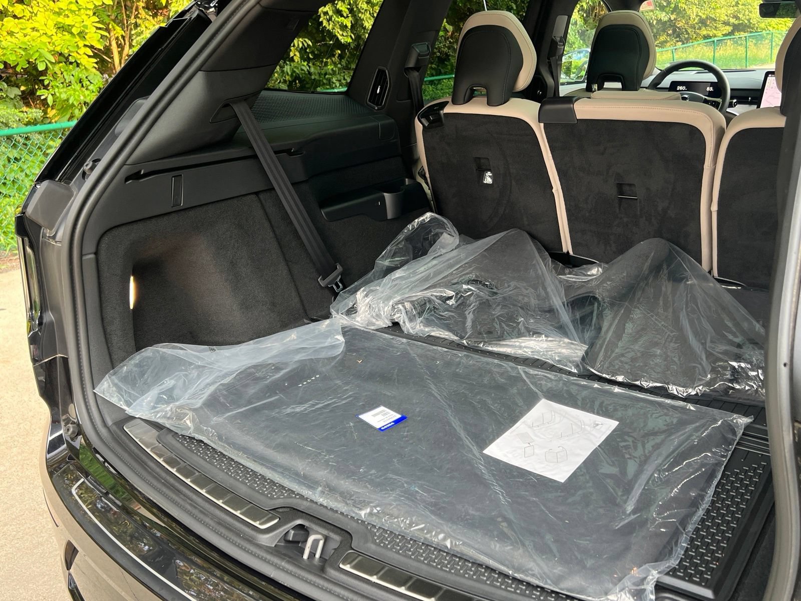 Used 2025 Volvo EX90 Plus AWD/4WD image 25