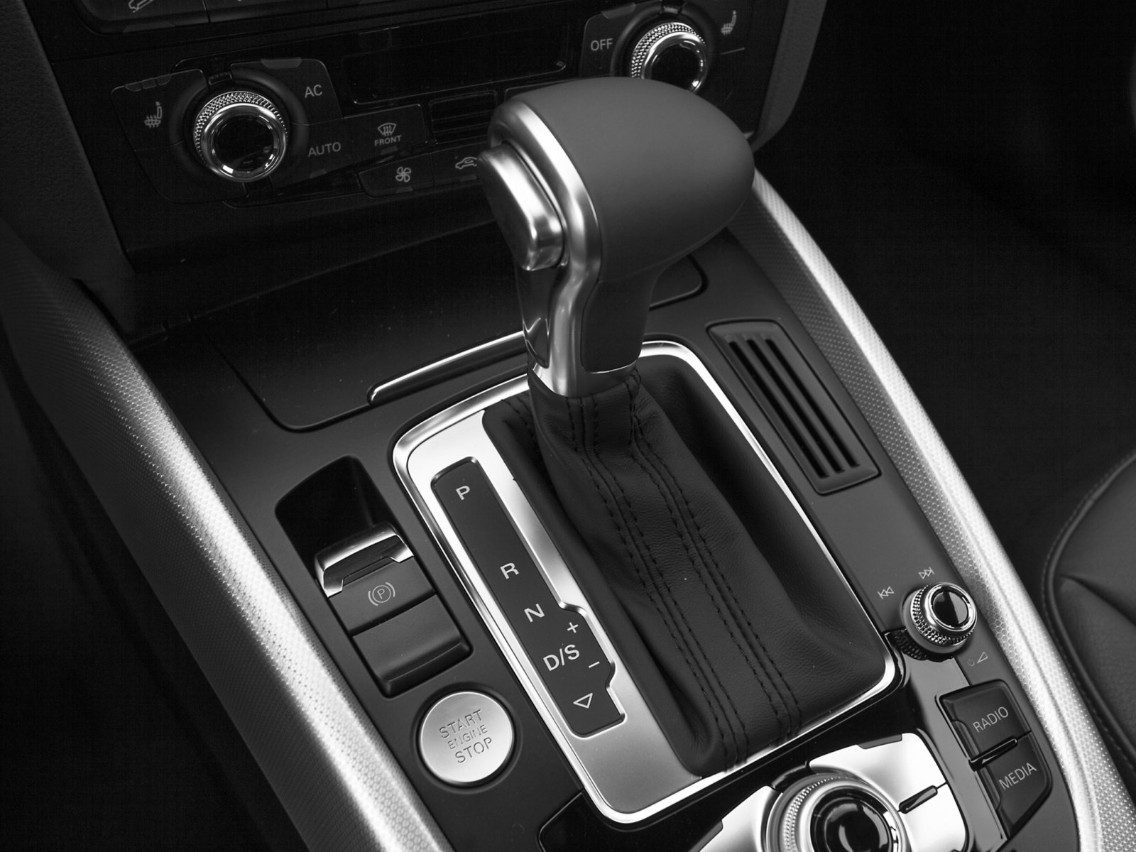 Used 2017 Audi Q5 2.0T Premium Plus w/ Technology Package image 11