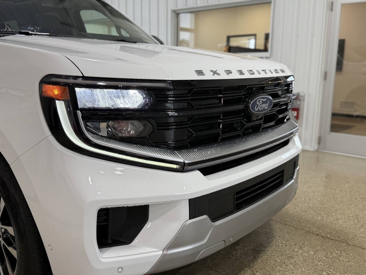 Used 2025 Ford Expedition Platinum AWD/4WD image 44