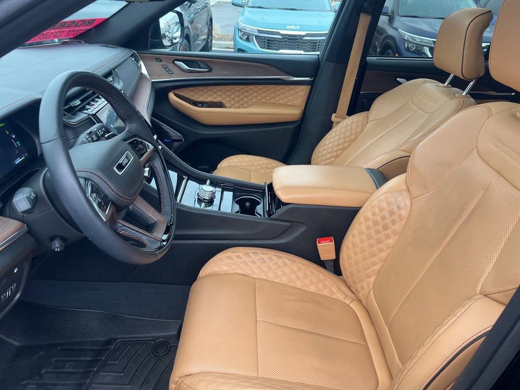 Used 2022 Jeep Grand Cherokee Summit w/ Advanced Protech Group IV image 3