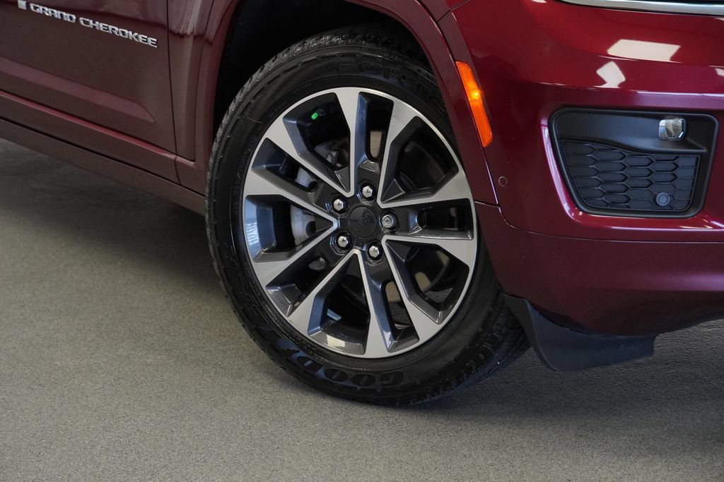 Certified 2023 Jeep Grand Cherokee L Overland AWD/4WD image 4