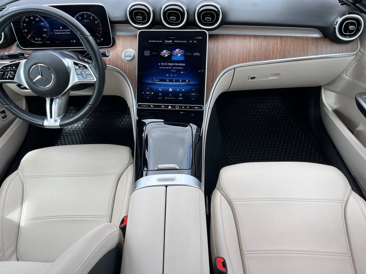 Used 2025 Mercedes-Benz C 300 Sedan image 14