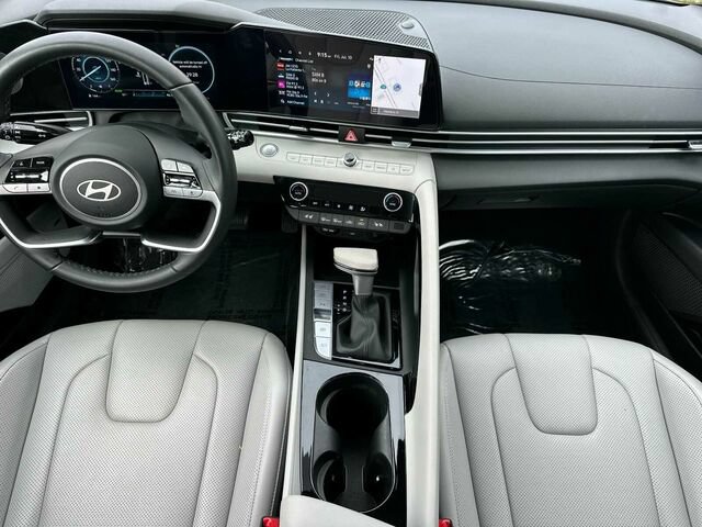 Used 2024 Hyundai Elantra Limited FWD image 16