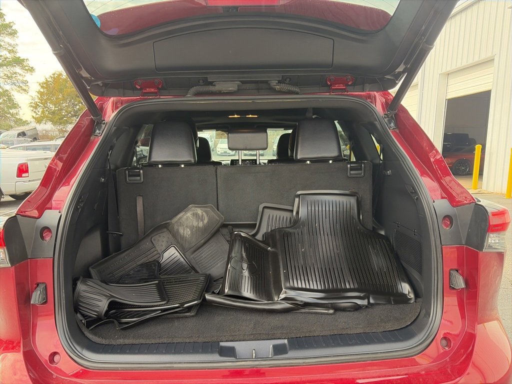 Used 2021 Toyota Highlander XSE image 10