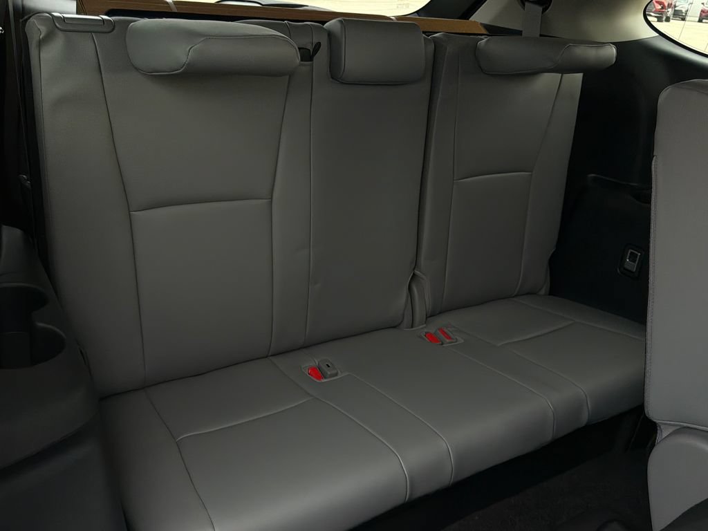 New 2026 Toyota Highlander XLE AWD/4WD image 16