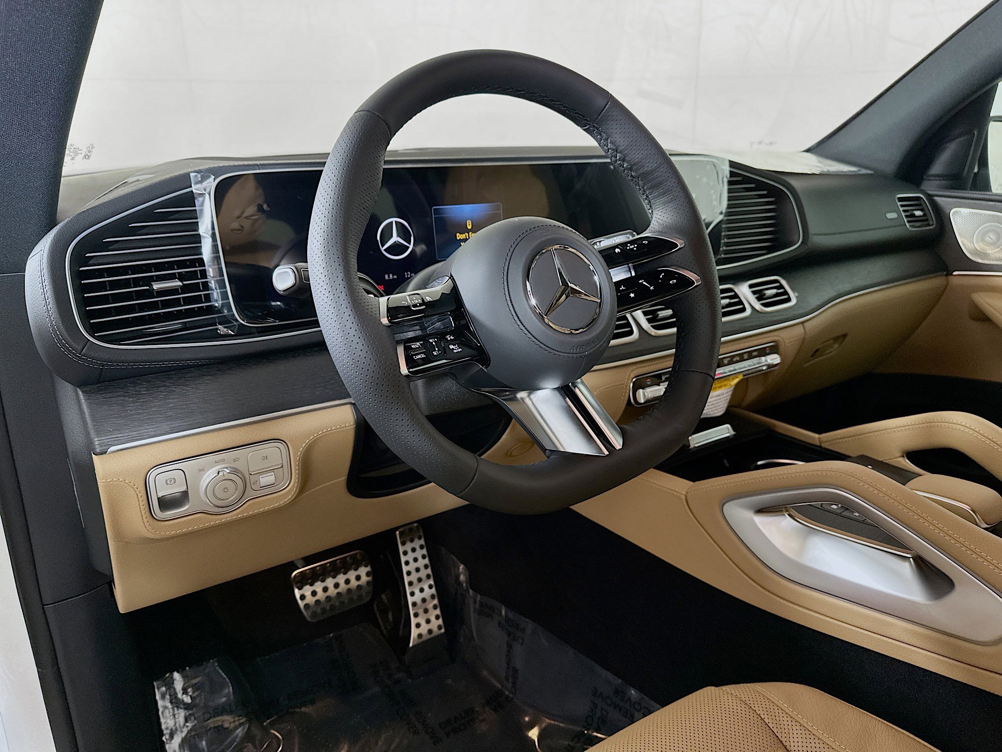 New 2026 Mercedes-Benz GLS 580 4MATIC image 2