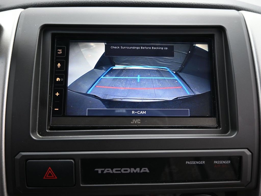 Used 2015 Toyota Tacoma Base image 16