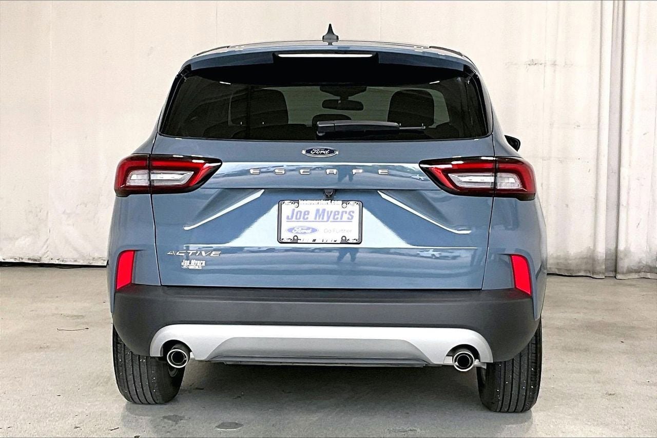 Certified 2025 Ford Escape Active FWD image 3