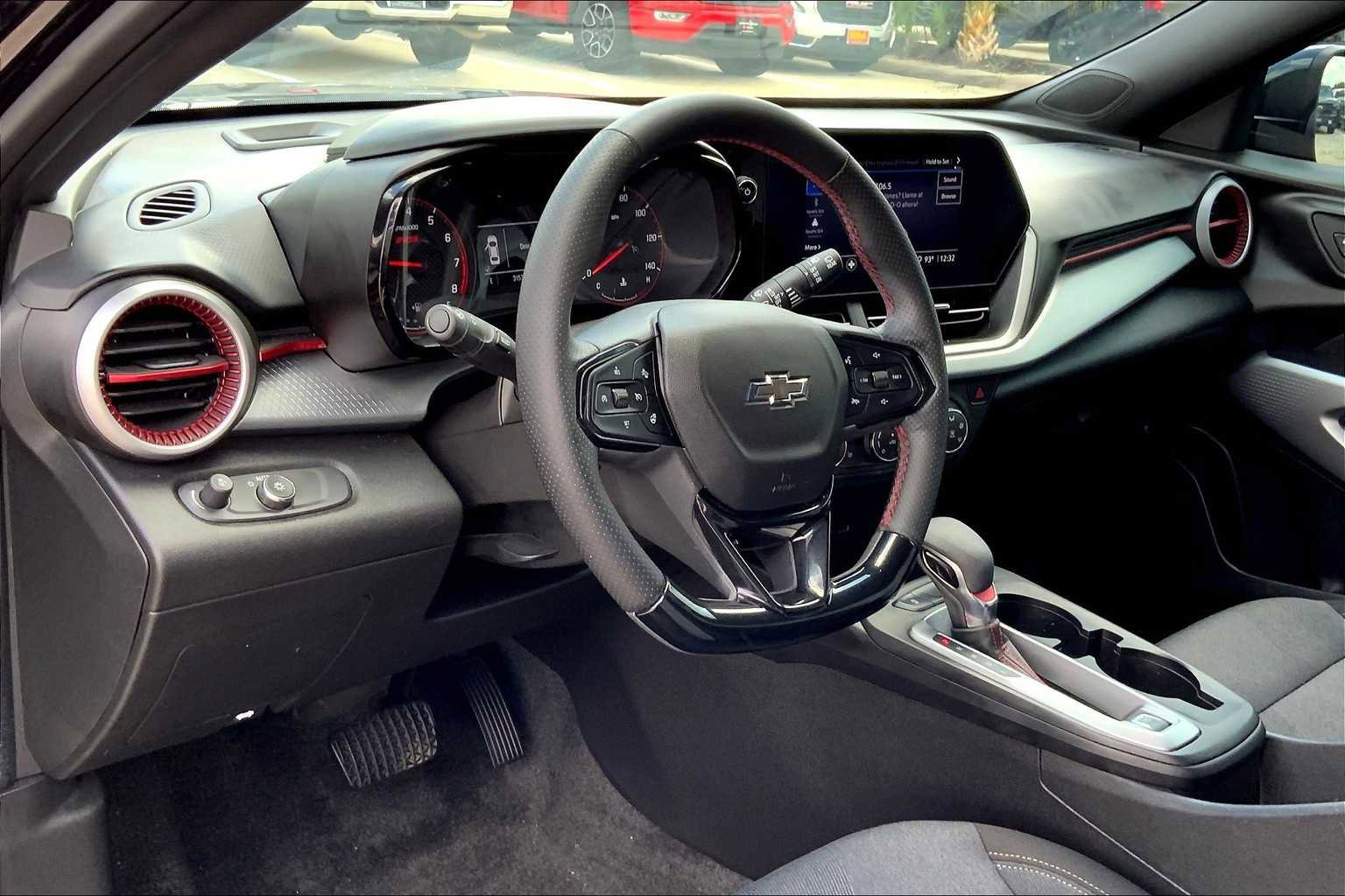 Certified 2024 Chevrolet Trax RS image 16