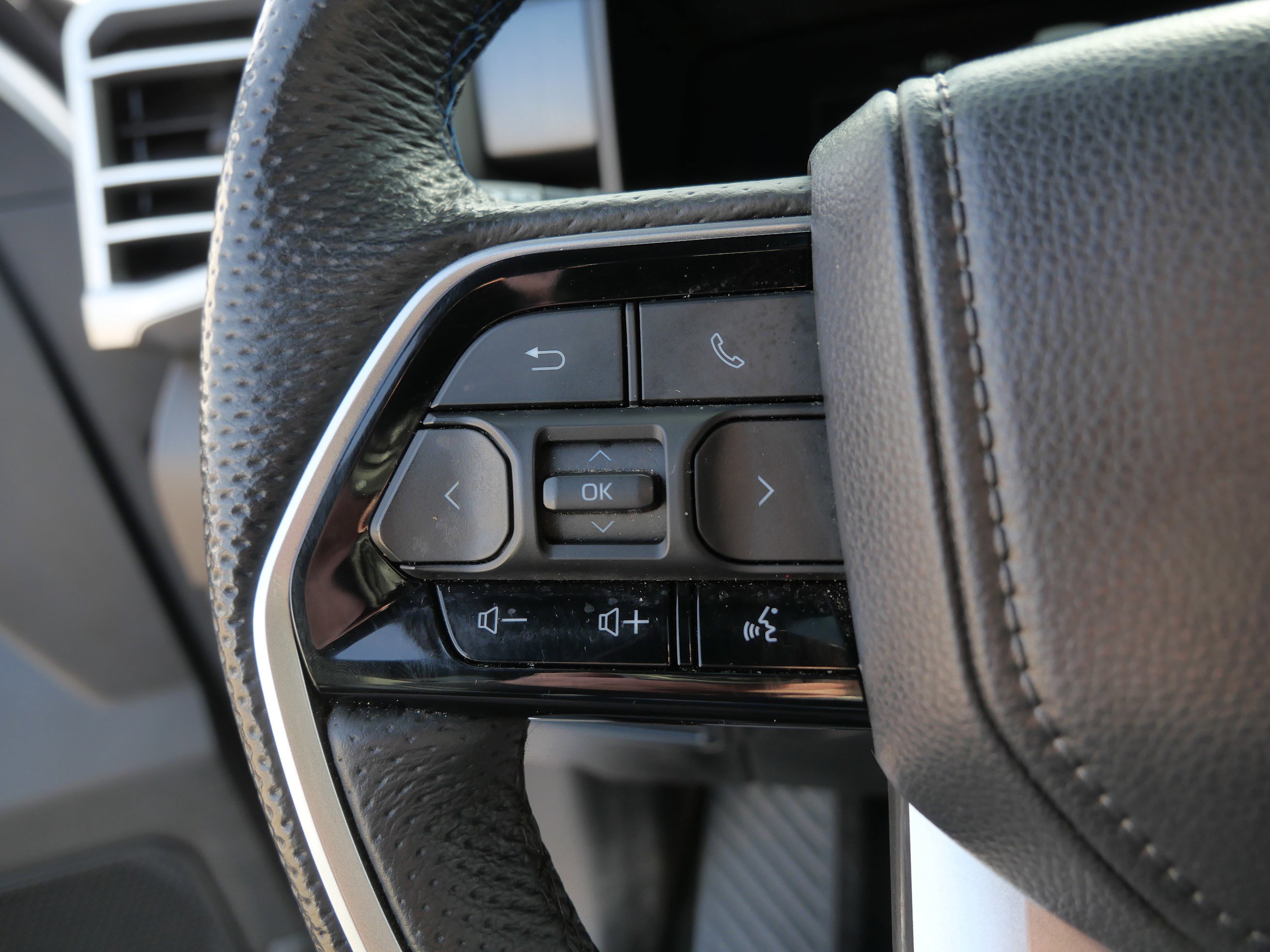 Used 2025 Toyota Tundra Platinum image 27