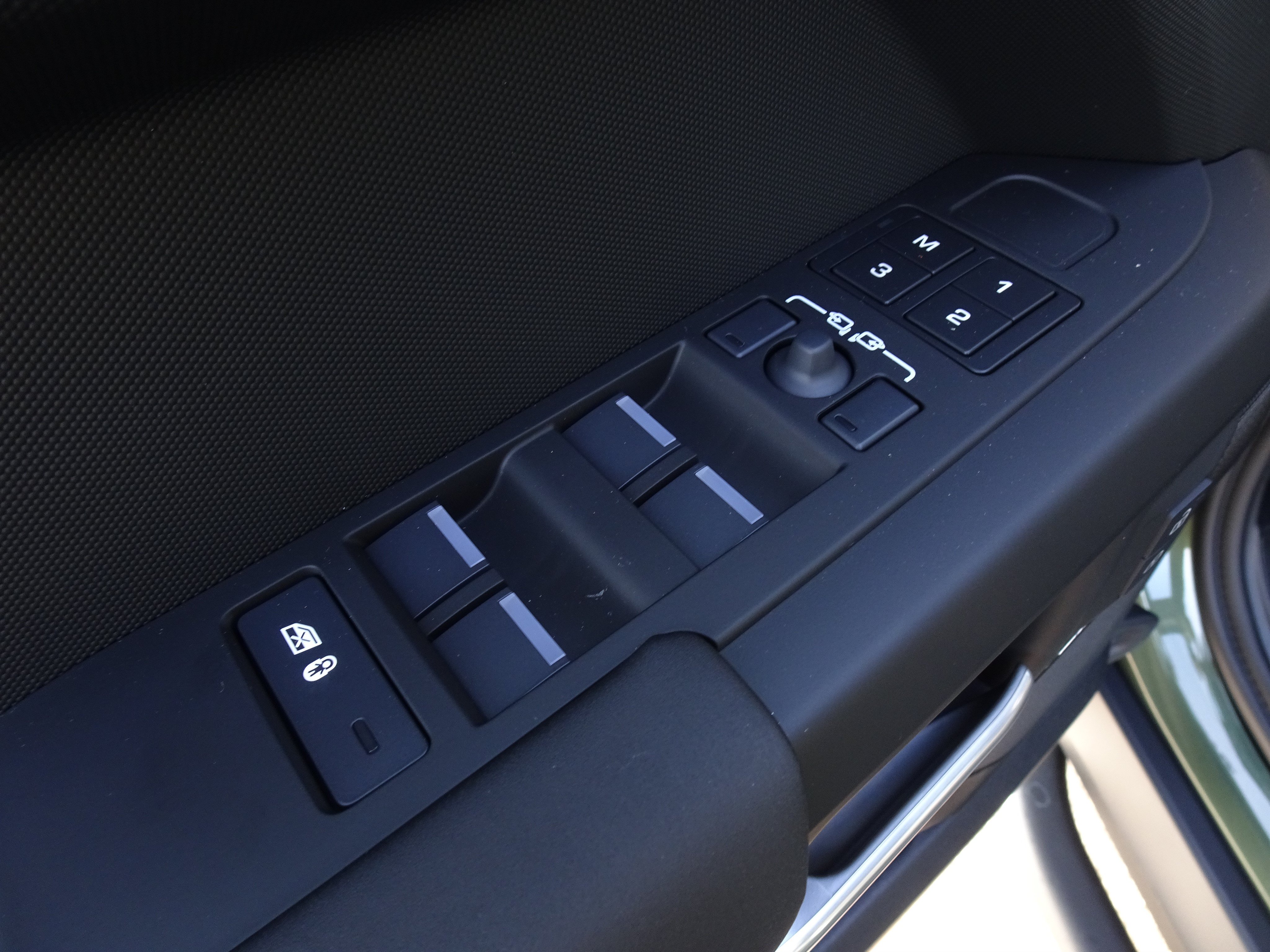 New 2026 Land Rover Defender 110 S AWD/4WD image 19