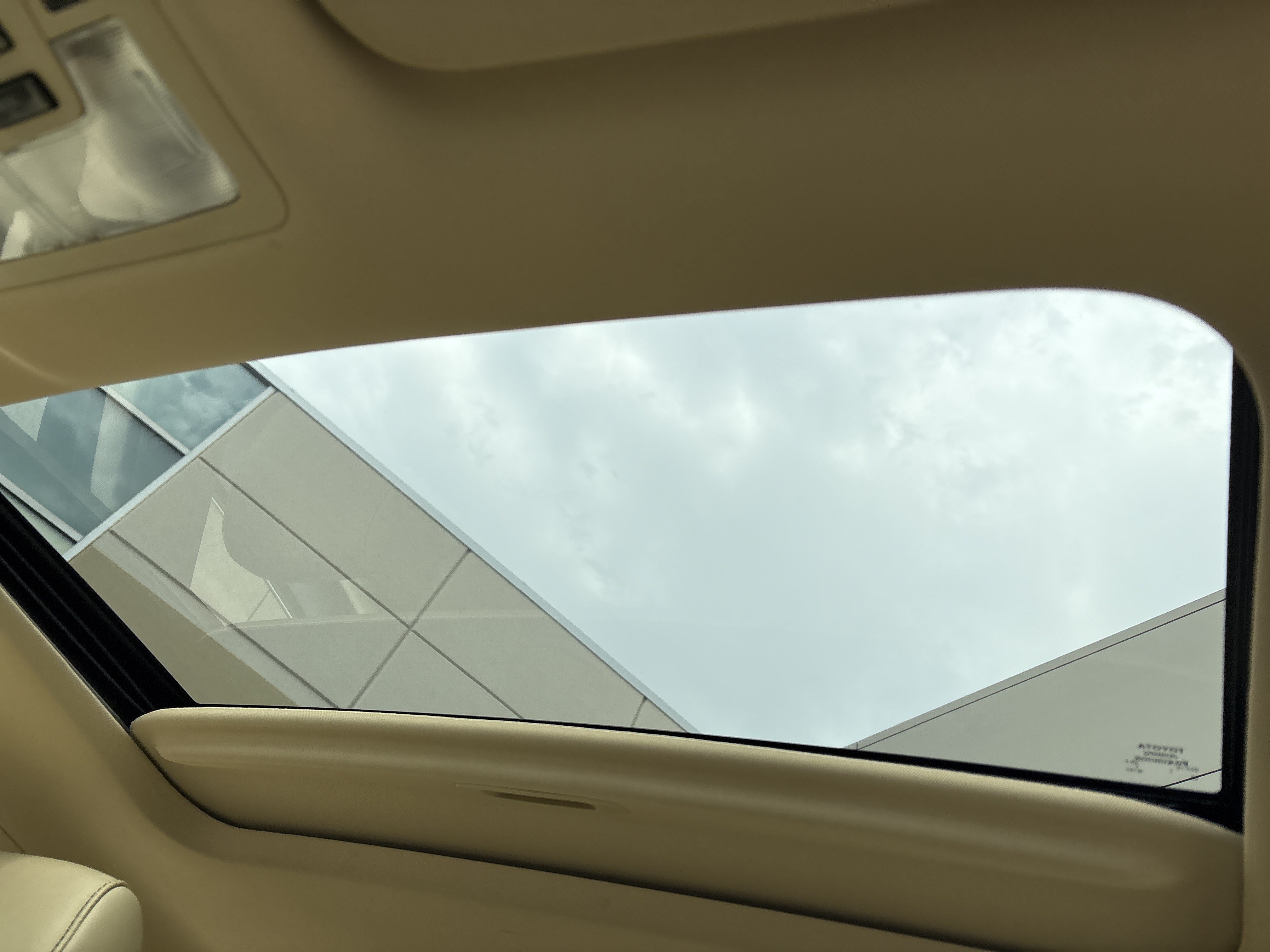 Used 2015 Toyota Avalon Limited FWD image 28