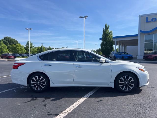 Used 2016 Nissan Altima 2.5 SV w/ Convenience Package FWD image 4