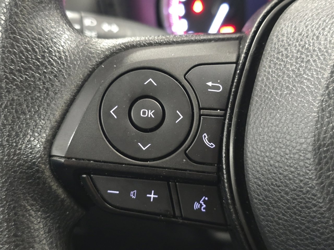 Certified 2023 Toyota RAV4 LE image 30