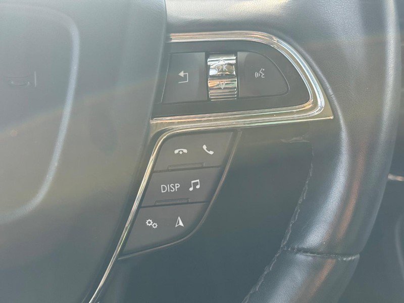 Used 2023 Lincoln Nautilus Reserve image 17