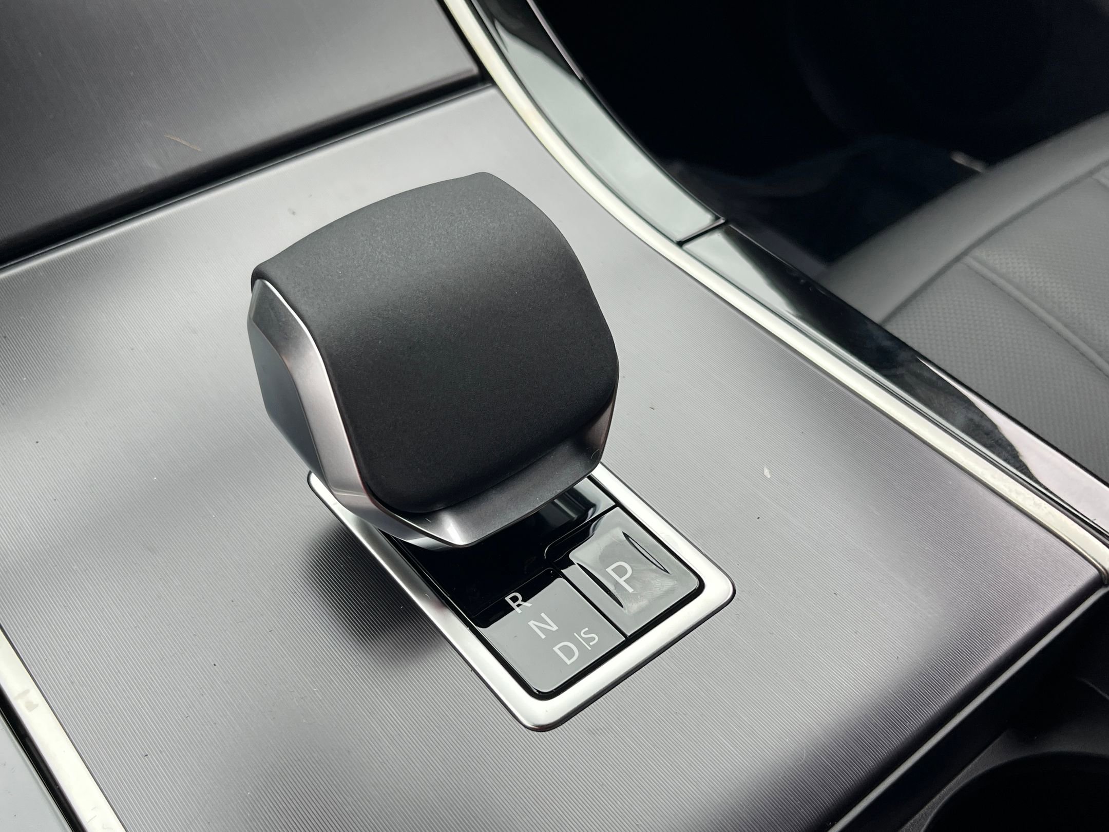 New 2026 Land Rover Range Rover Evoque Dynamic SE image 13