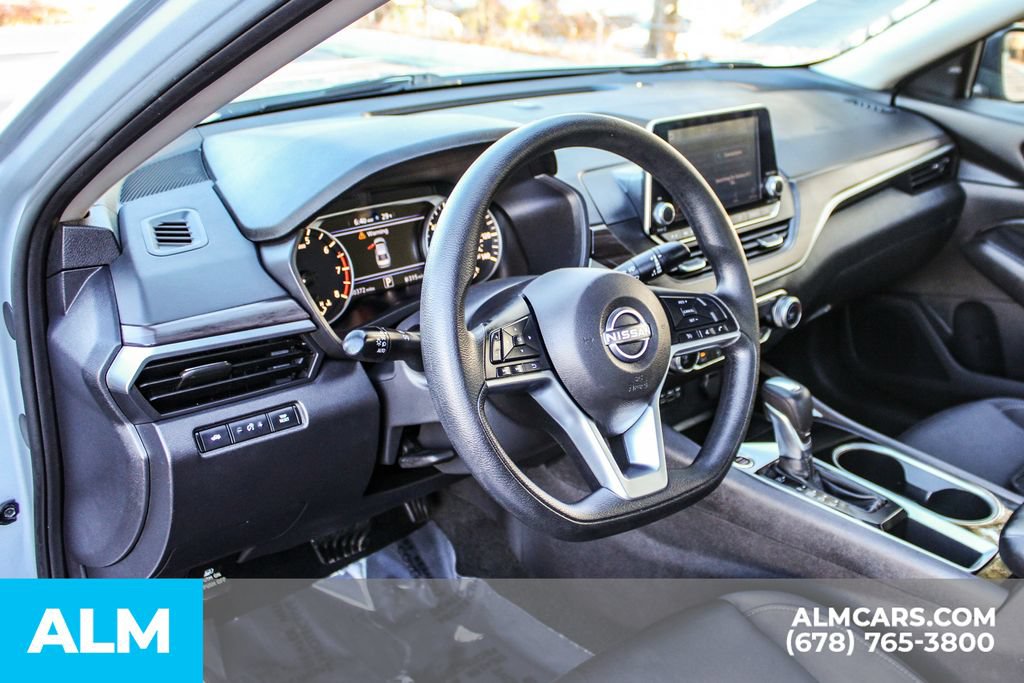 Used 2024 Nissan Altima 2.5 SV FWD image 30