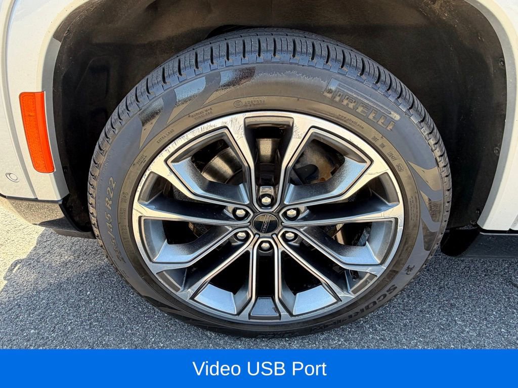 Certified 2025 Jeep Grand Wagoneer L Series III w/ Rear Seat Video Group 1 image 13