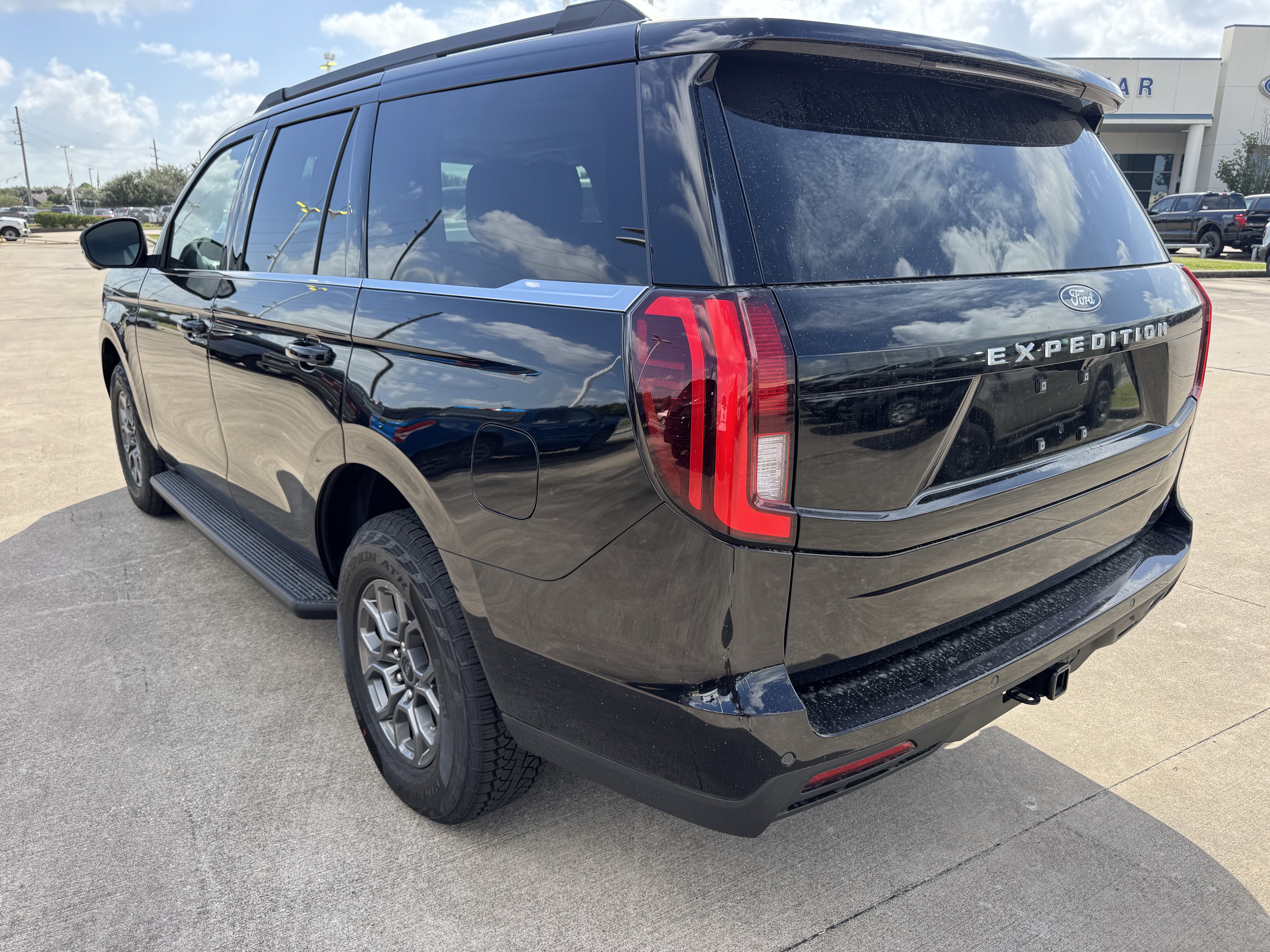 New 2027 Ford Expedition Active RWD image 6
