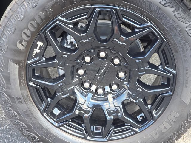 Used 2026 GMC Hummer EV SUV w/ LPO, Dark Essentials Package AWD/4WD image 10
