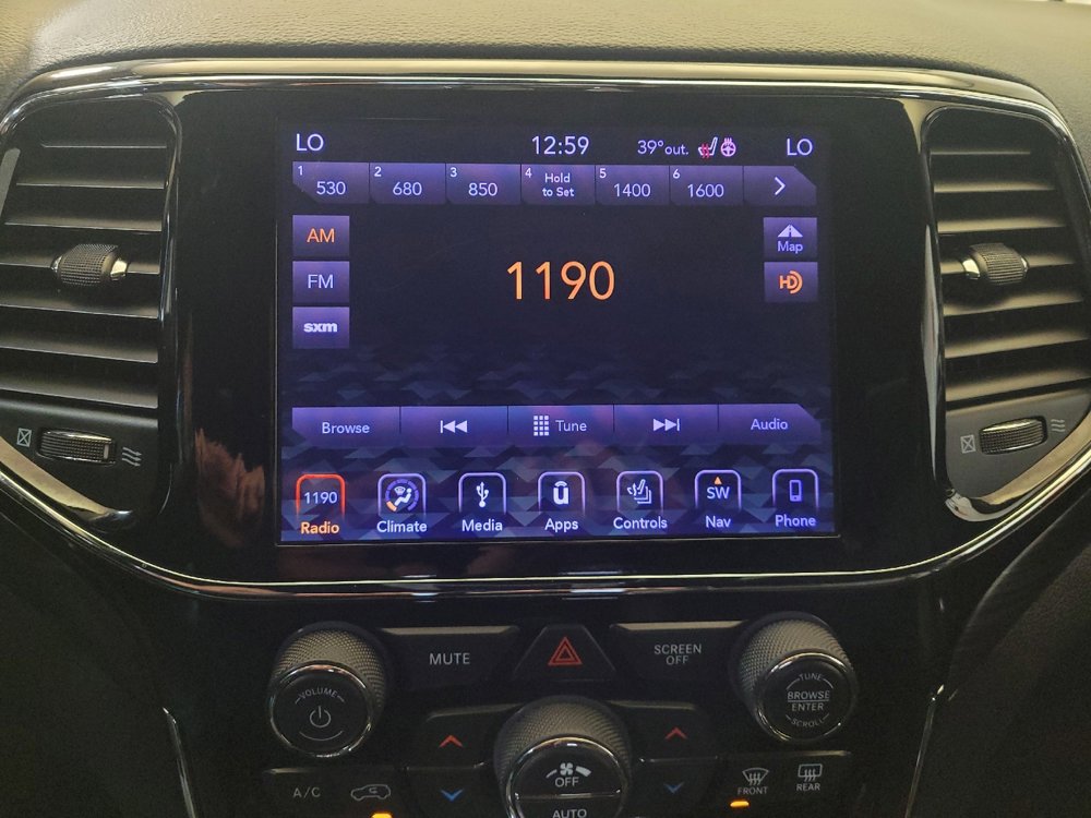 Used 2019 Jeep Grand Cherokee Altitude image 25