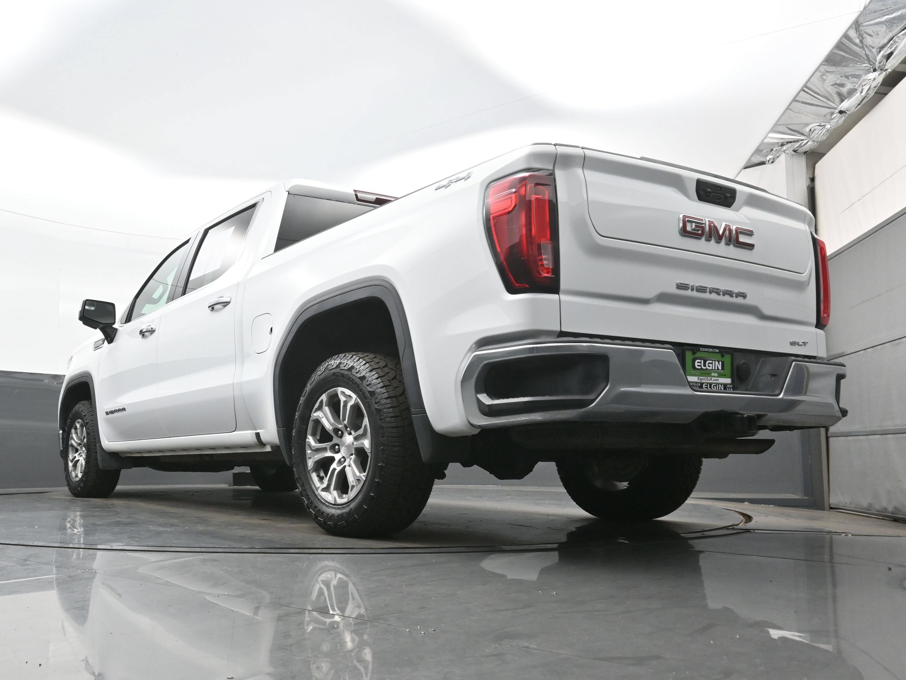 Used 2024 GMC Sierra 1500 SLT AWD/4WD image 30