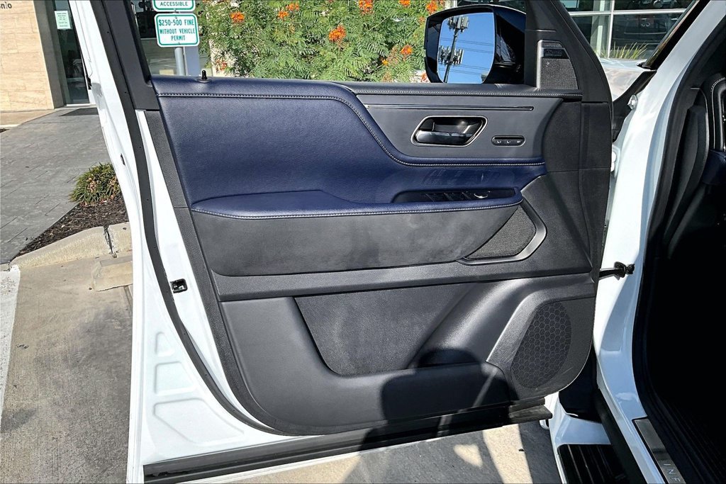 Used 2026 INFINITI QX80 4WD w/ Sport Exterior Package image 22