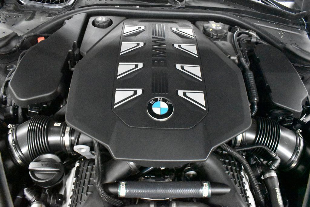 Used 2024 BMW 760i xDrive w/ Executive Package AWD/4WD image 9