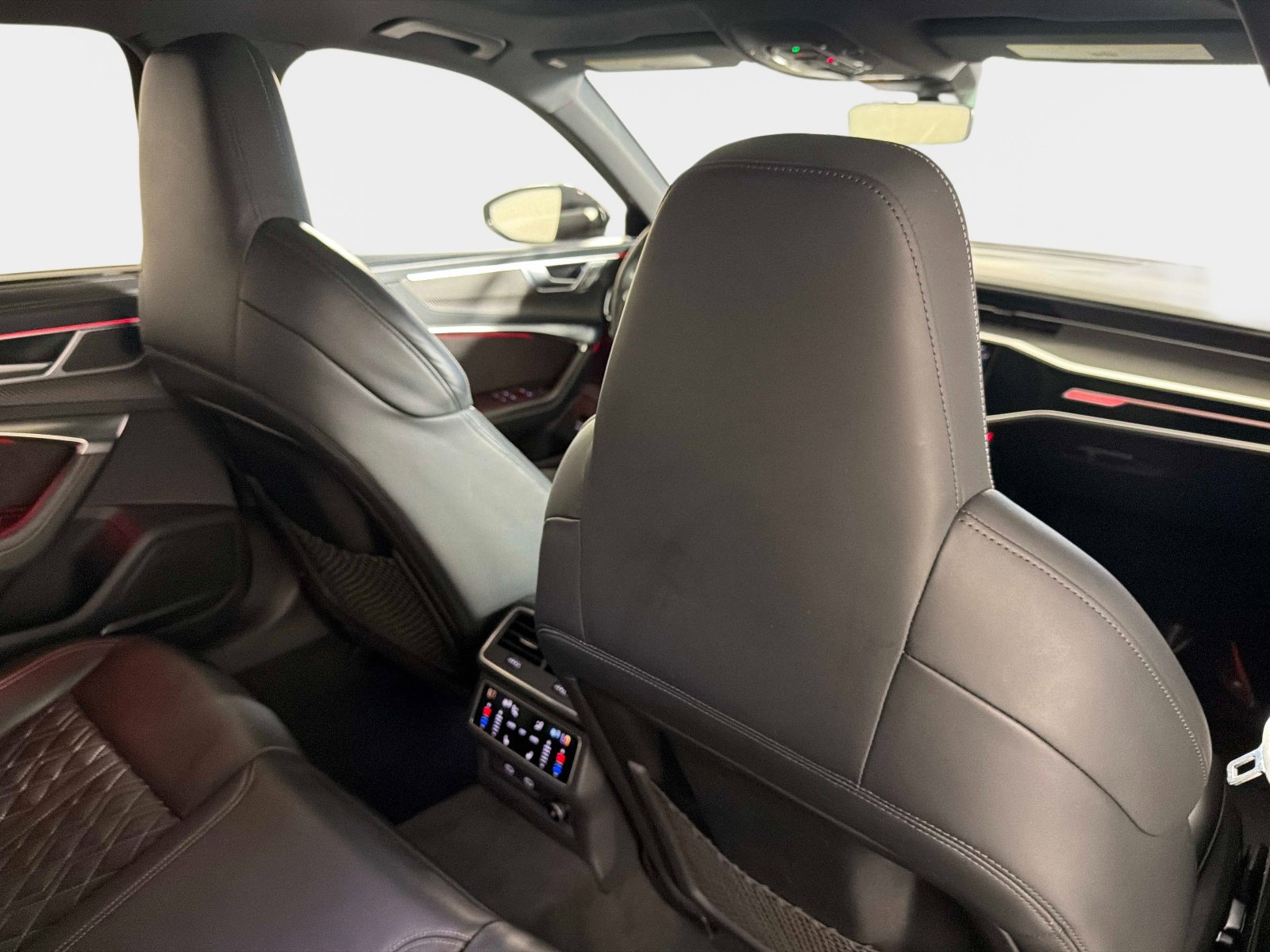 Used 2021 Audi S6 Prestige w/ Prestige Package image 29