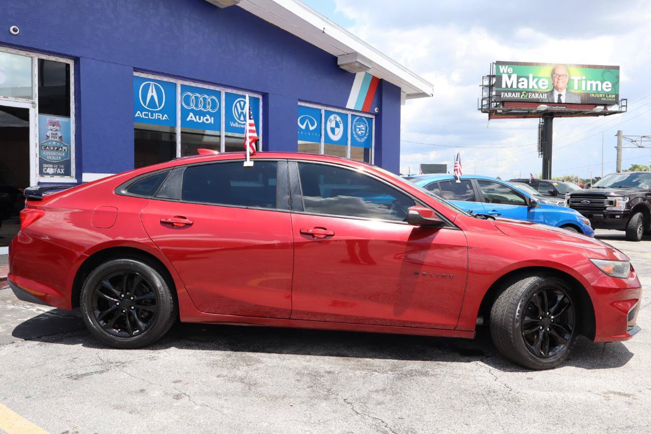 Used 2018 Chevrolet Malibu LT FWD image 3