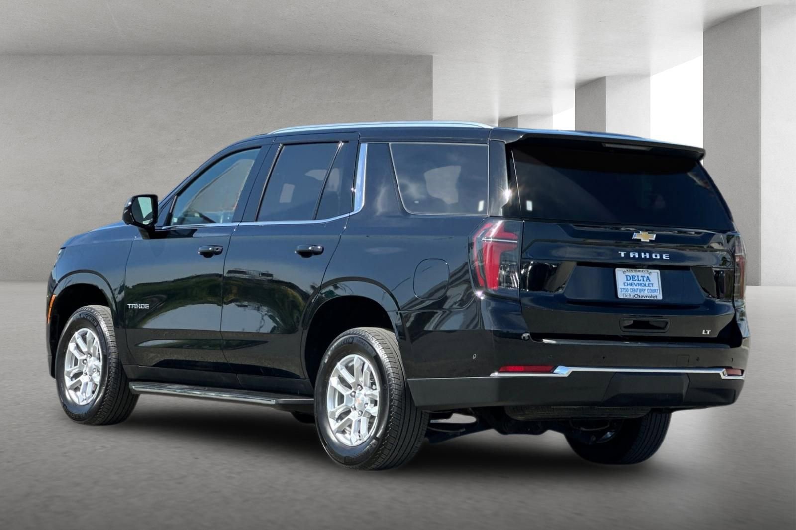 Used 2025 Chevrolet Tahoe LT AWD/4WD image 6