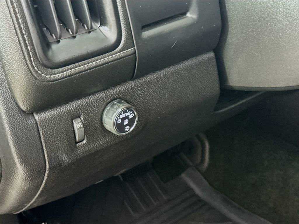 Used 2016 GMC Canyon SLE w/ SLE Convenience Package image 10