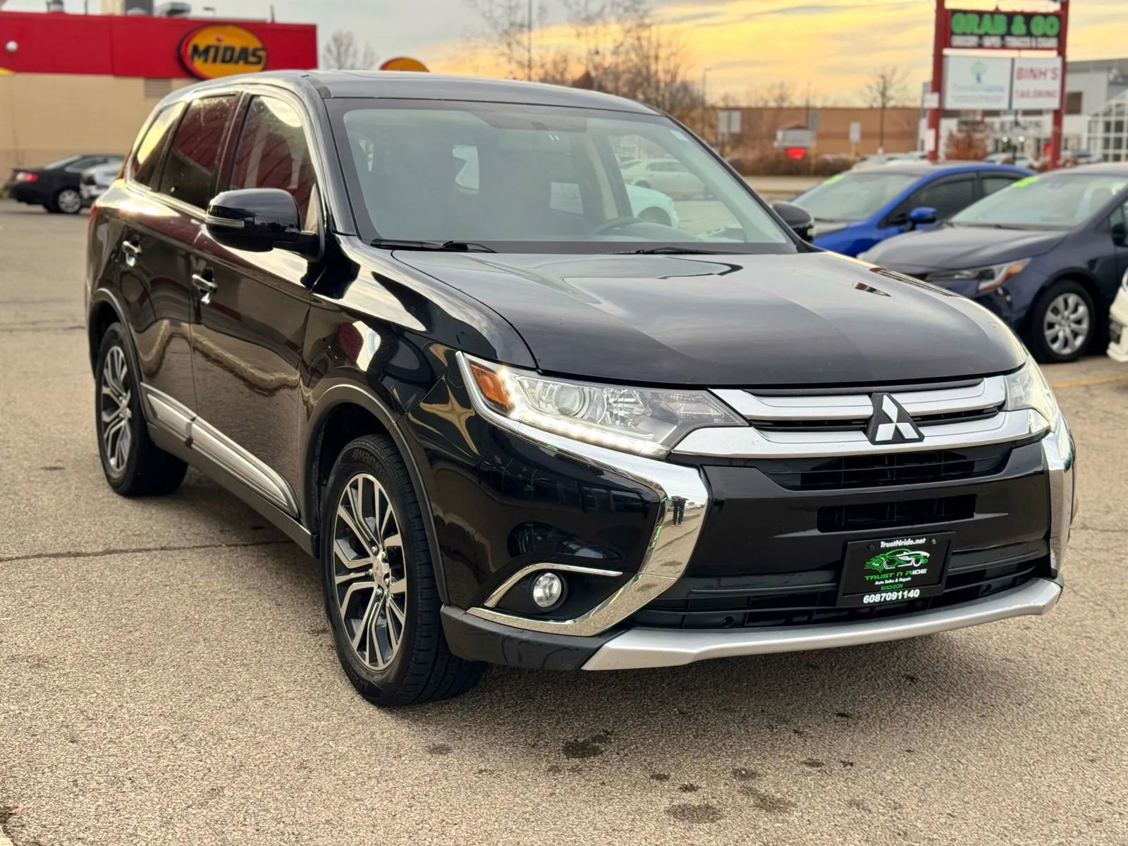 Used 2017 Mitsubishi Outlander SE