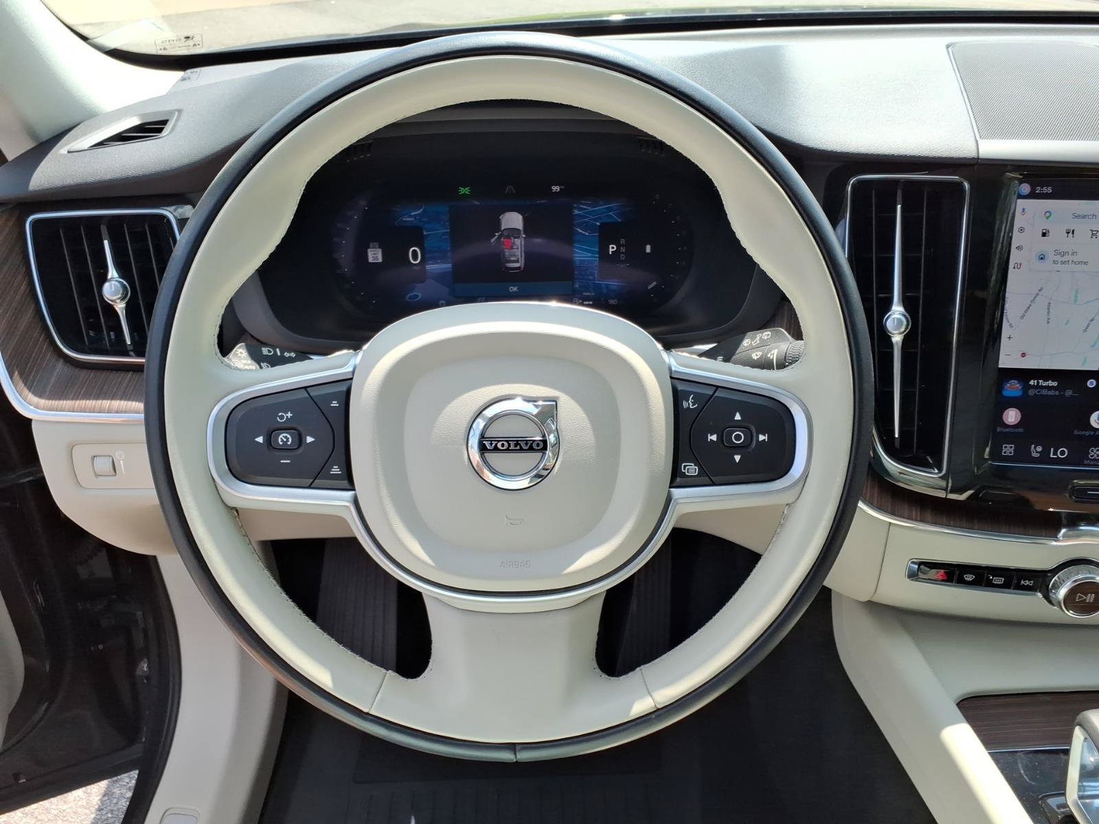 Used 2022 Volvo XC60 B5 Momentum w/ Advanced Package FWD image 21