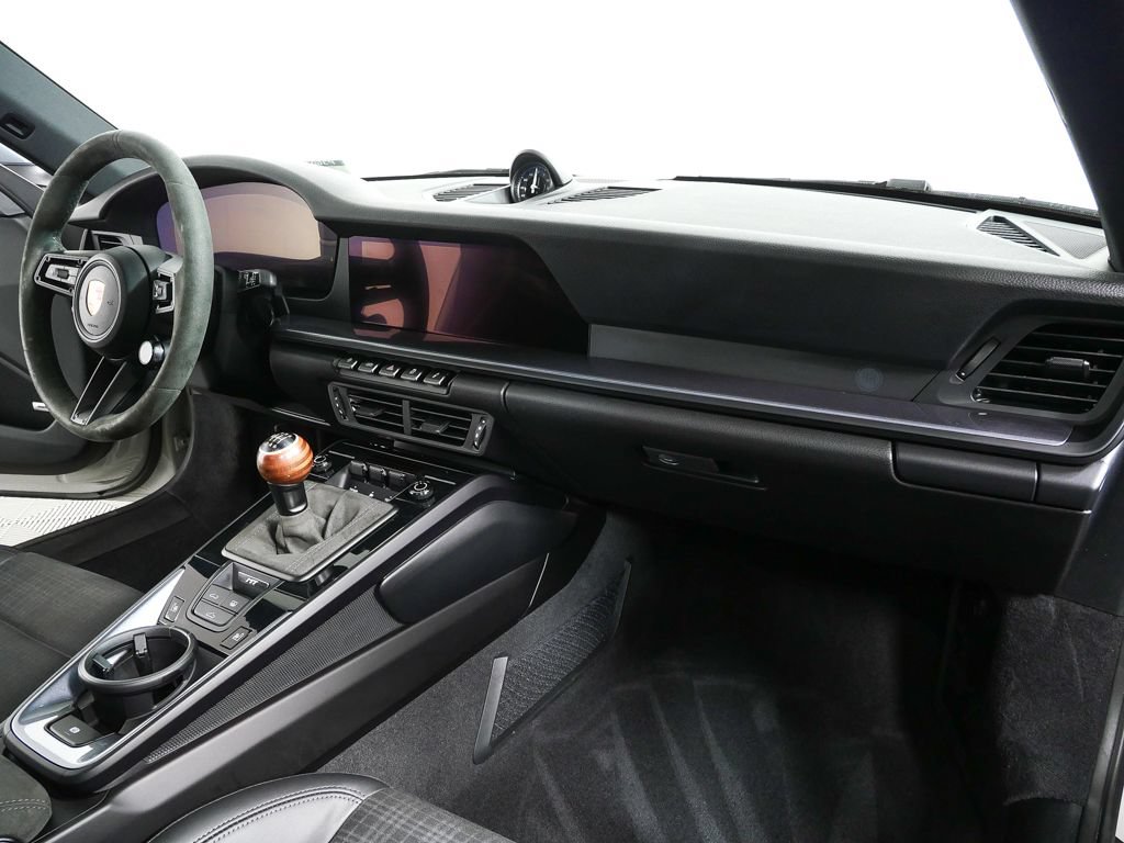 Certified 2025 Porsche 911 Carrera RWD image 22