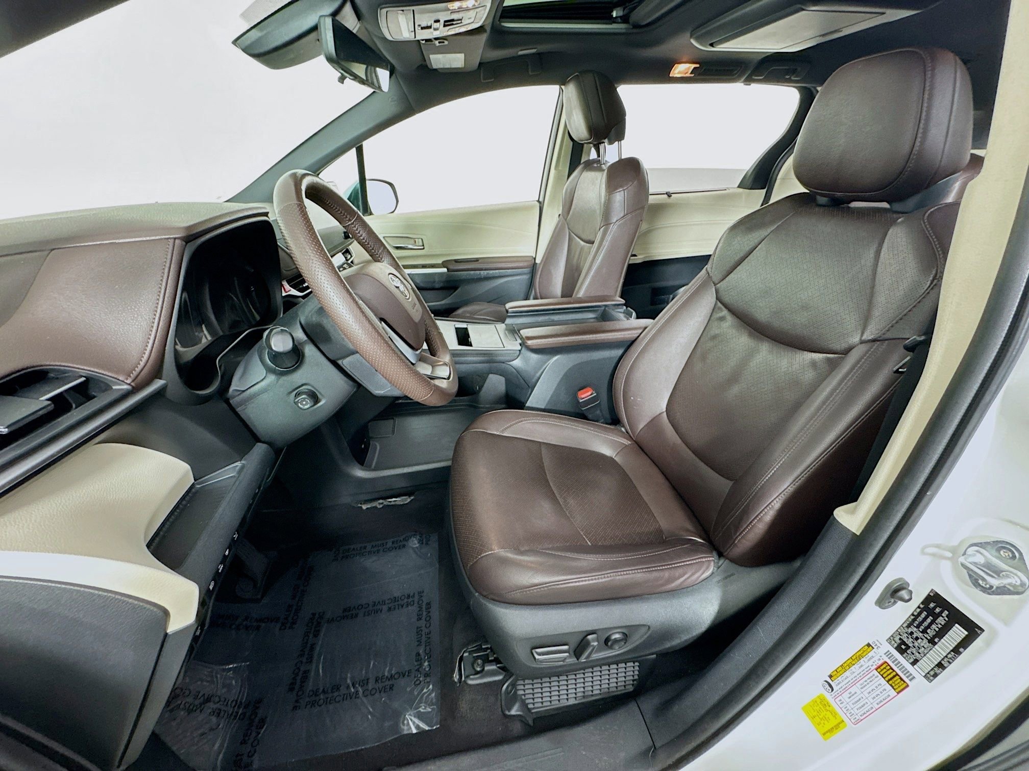 Certified 2022 Toyota Sienna Platinum image 12