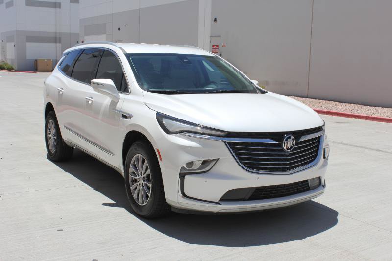 Used 2023 Buick Enclave Essence w/ Sound and Sites Package AWD/4WD image 3