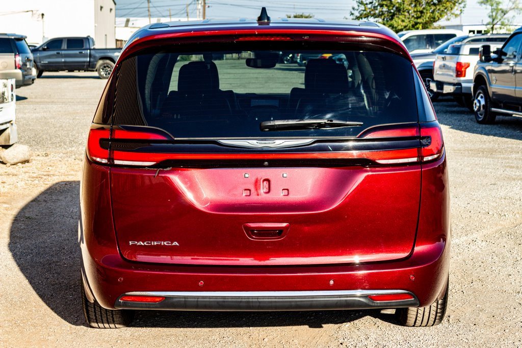 Used 2023 Chrysler Pacifica Touring-L image 4