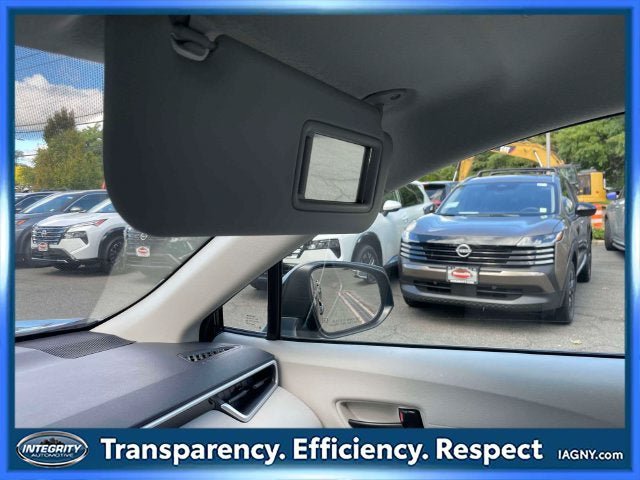 Used 2025 Toyota Corolla Cross L FWD image 30