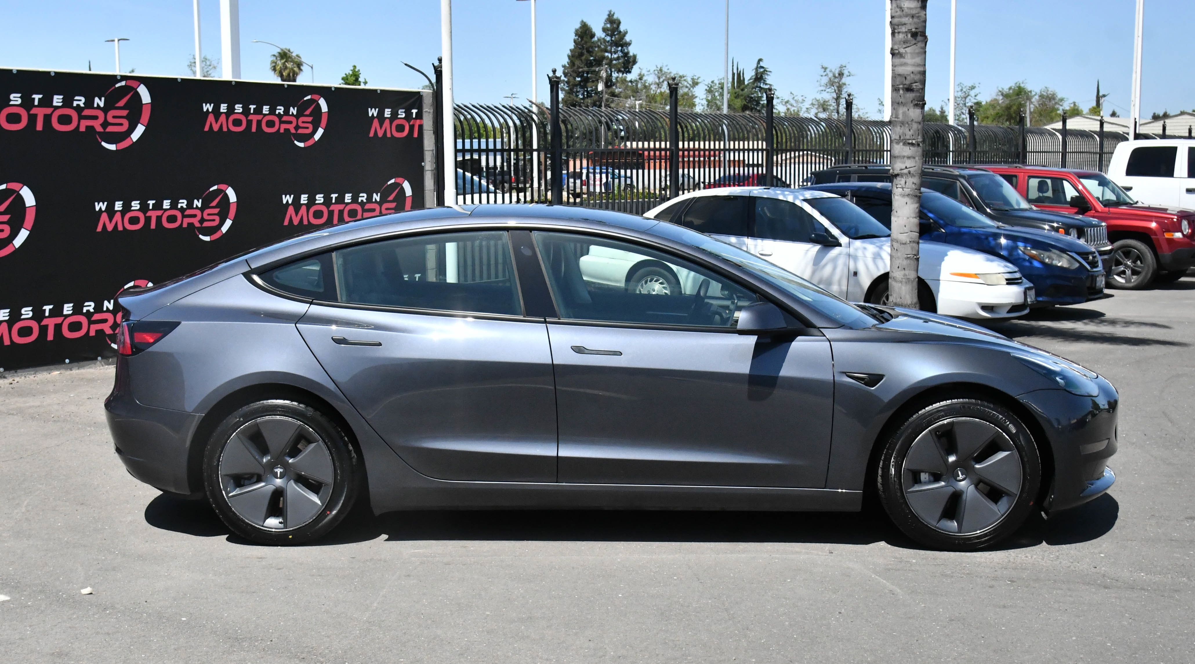 Used 2023 Tesla Model 3 Standard Range RWD image 9