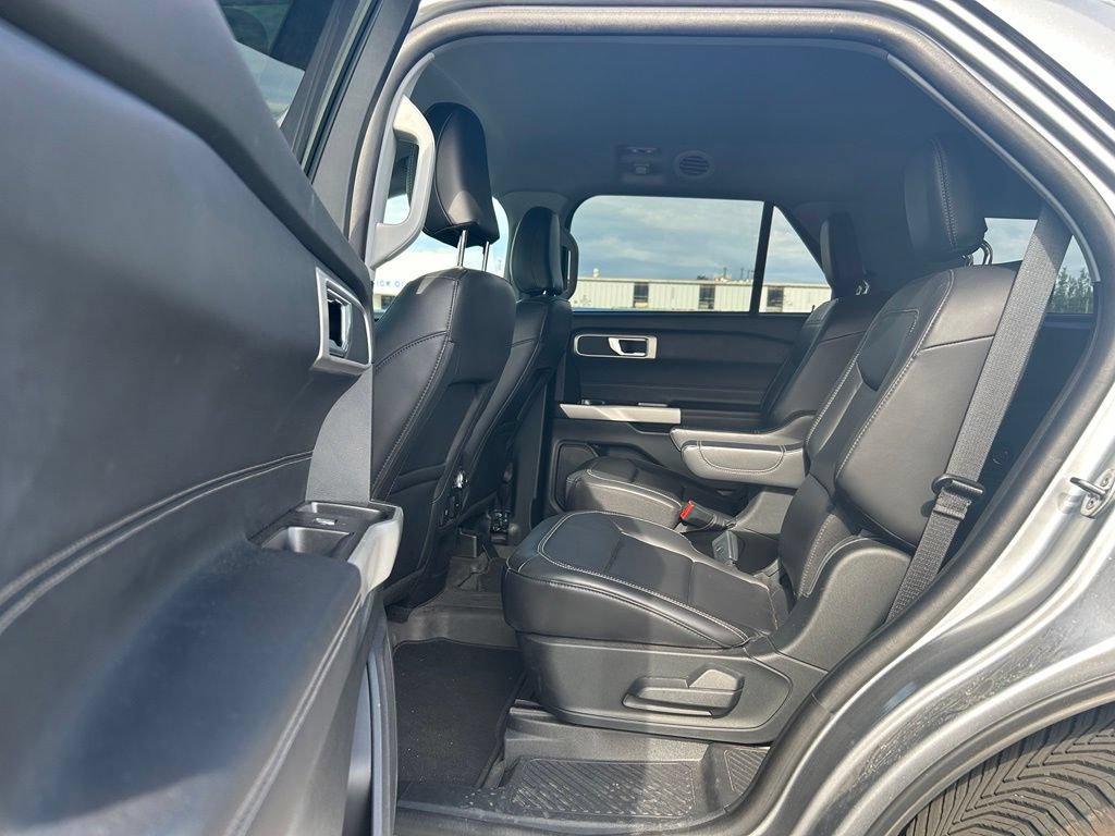 Used 2021 Ford Explorer XLT w/ Equipment Group 202A AWD/4WD image 24