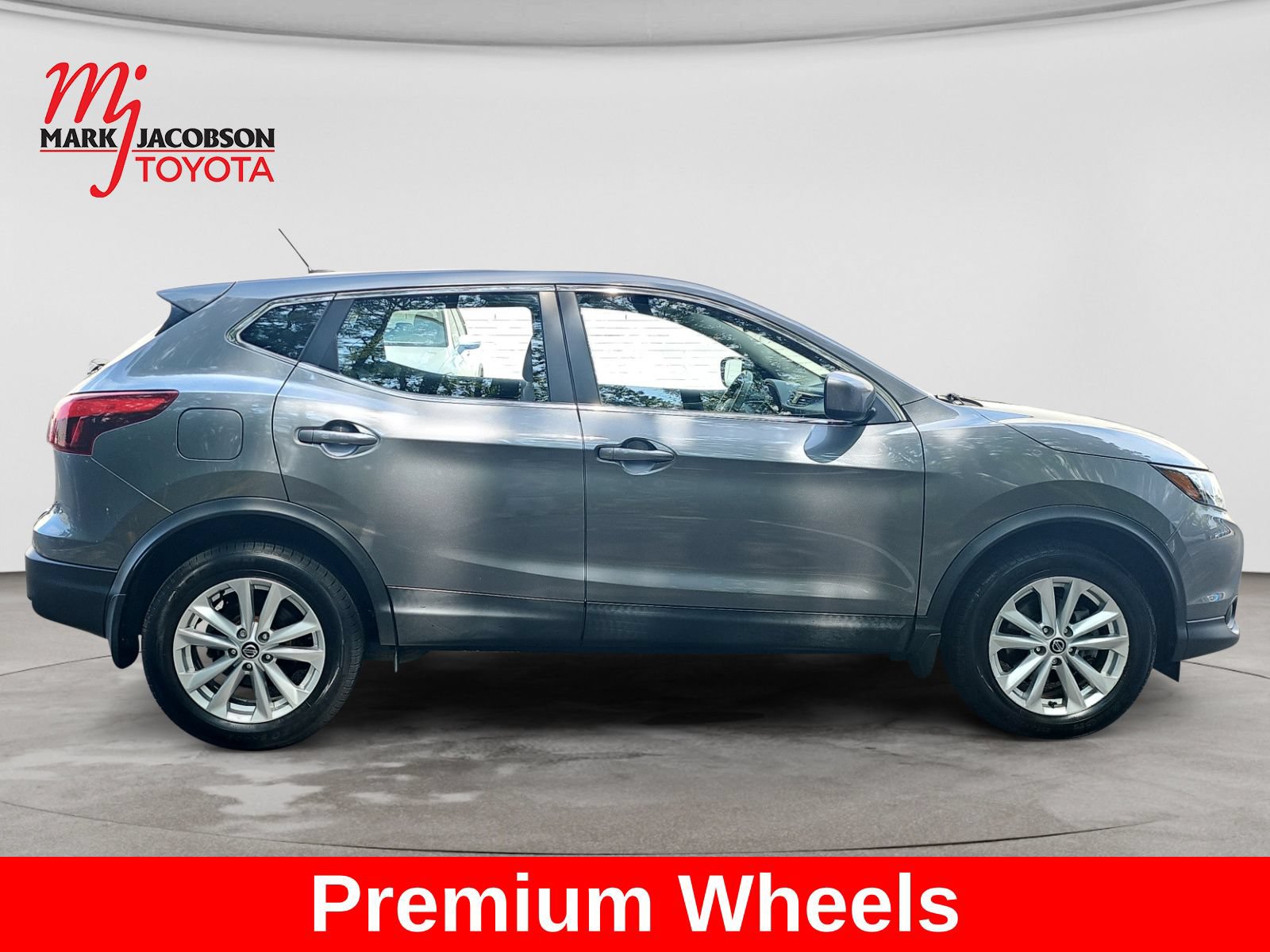 Used 2019 Nissan Rogue Sport S w/ Appearance Package AWD/4WD image 6