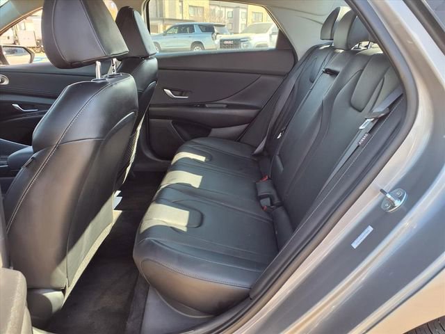 Used 2025 Hyundai Elantra Limited image 13