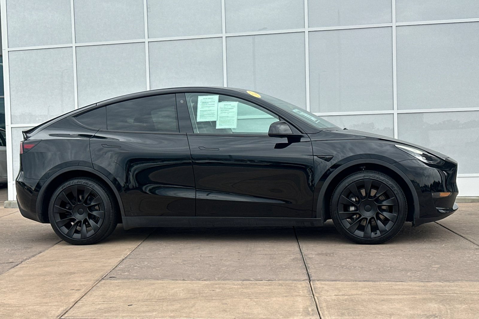 Used 2022 Tesla Model Y Long Range AWD/4WD image 3
