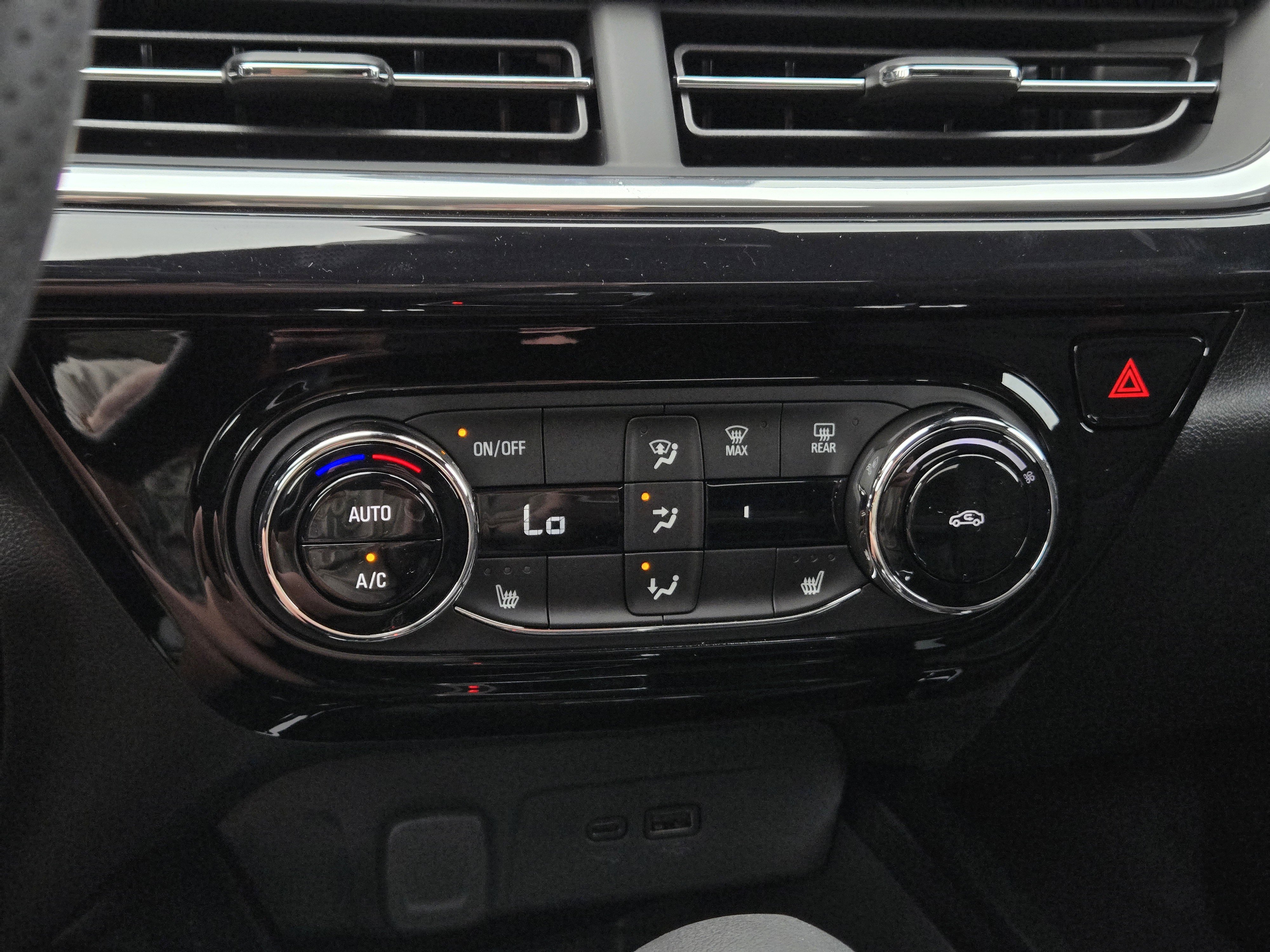 New 2026 Chevrolet Trax RS w/ Sunroof Package image 11