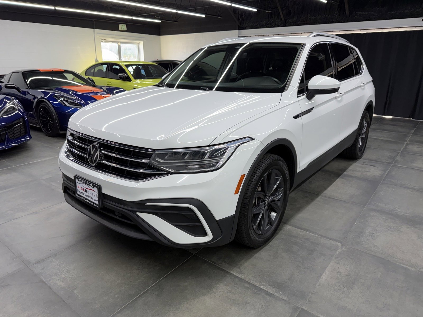 Used 2022 Volkswagen Tiguan SE w/ Panoramic Sunroof Package