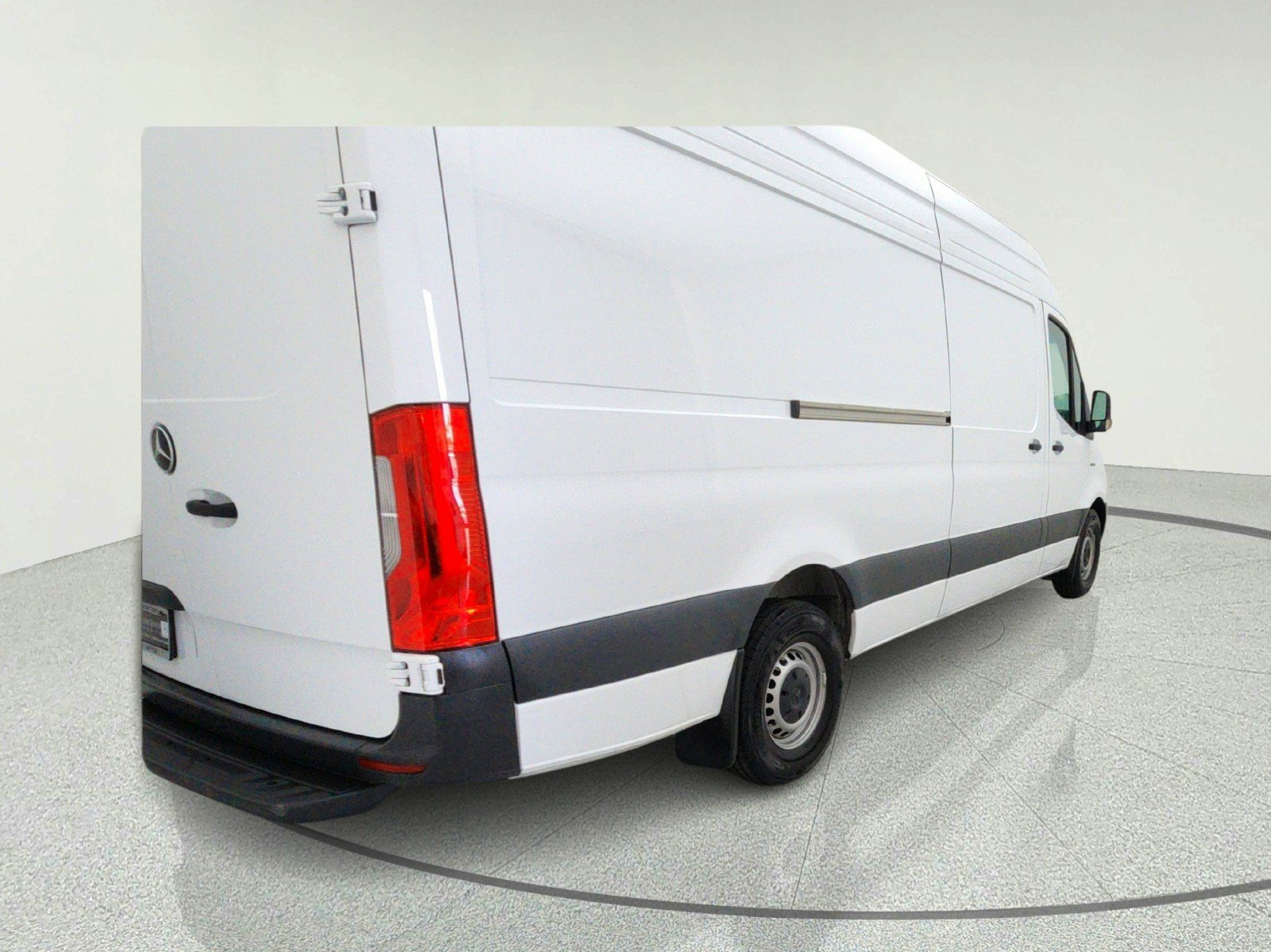Used 2024 Mercedes-Benz eSprinter 170 Cargo image 9