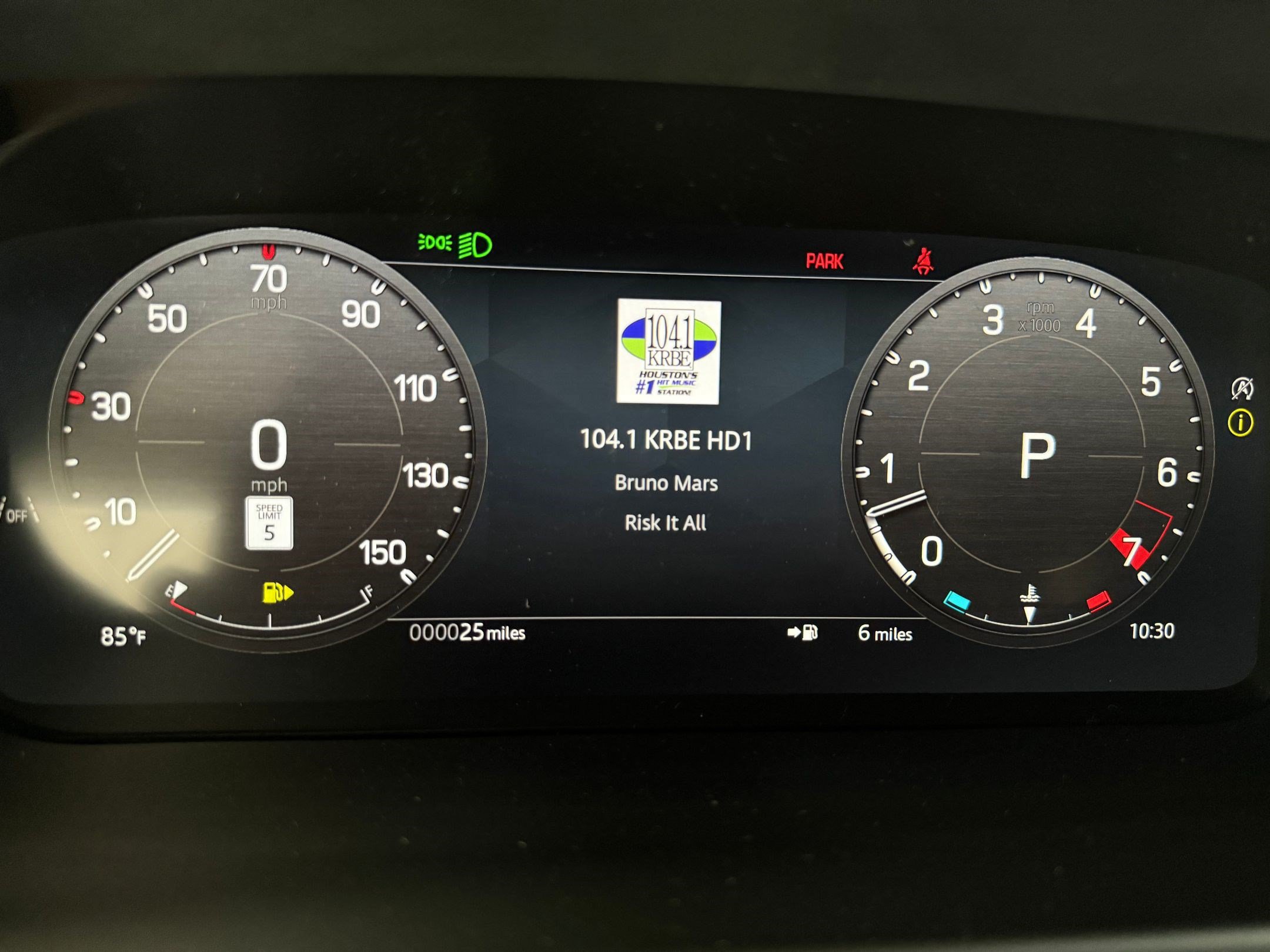New 2026 Land Rover Defender 130 X-Dynamic SE AWD/4WD image 22