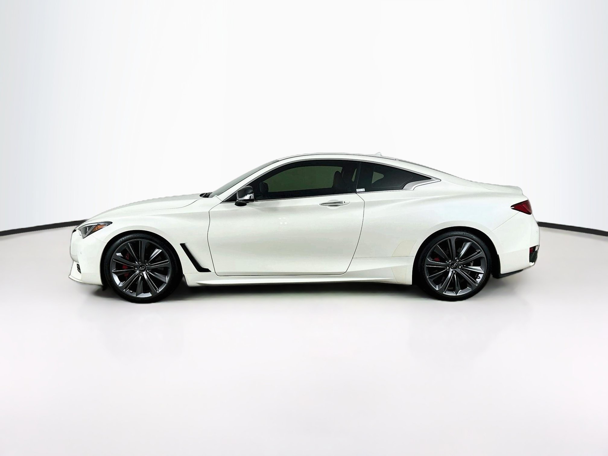 Used 2022 INFINITI Q60 Red Sport 400 w/ Proactive Package RWD image 4