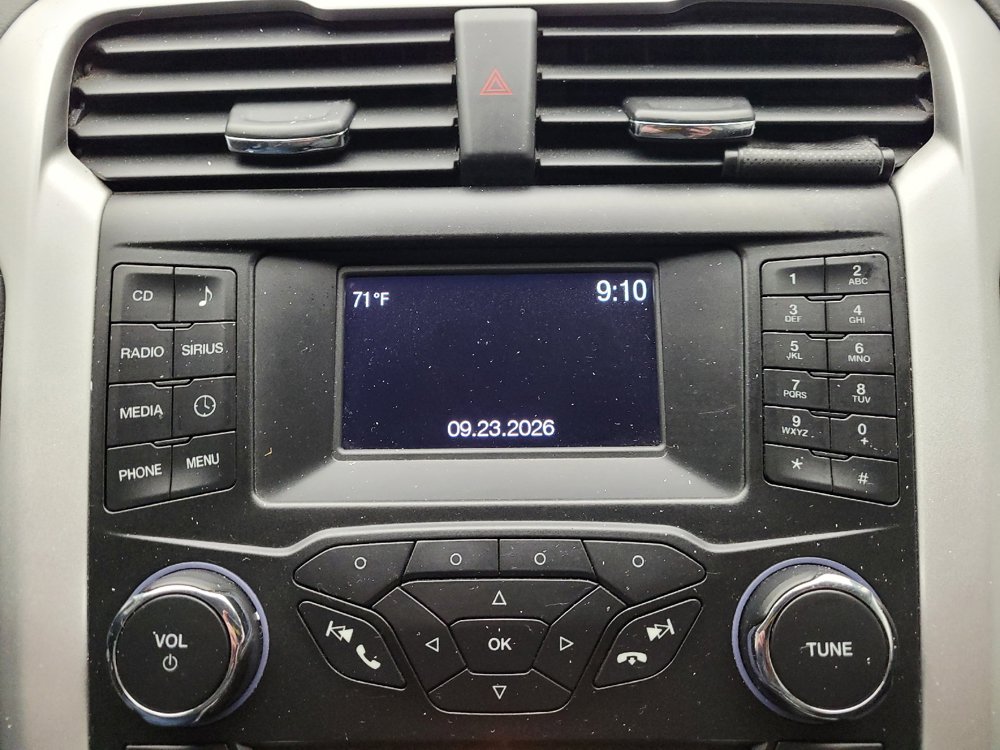 Used 2015 Ford Fusion SE FWD image 25